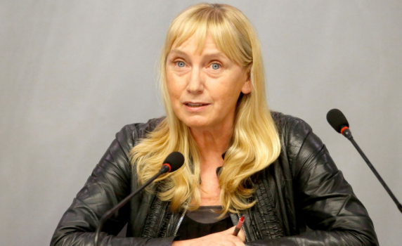 Йончева внесе сигнали до прокуратурата за участие на Борисов в схеми с "братовчеда Ради"