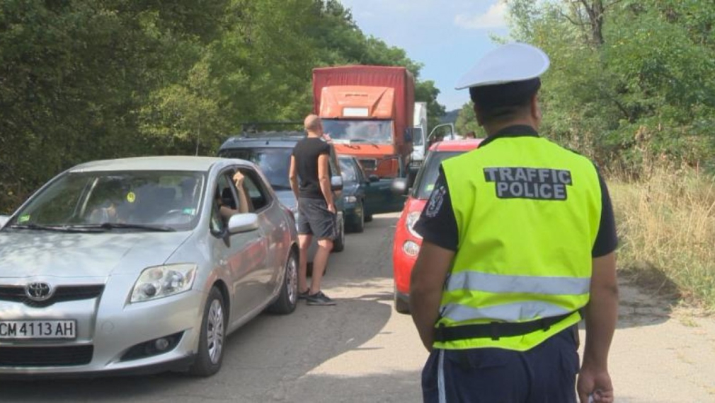 Засилен е контролът по пътищата в почивните дни
