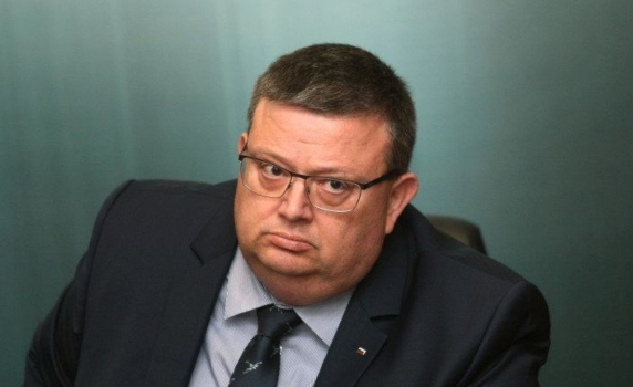 Цацаров: Само 7% от служителите на КПКОНПИ се борят пряко с корупцията