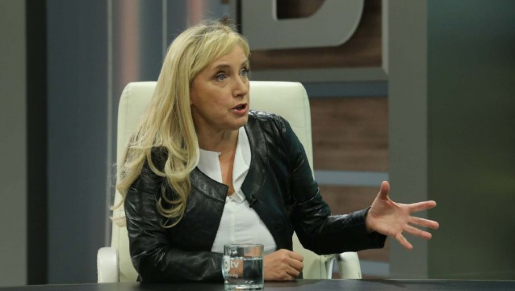 Йончева: Защо Цачева казва за себе си, че е грозна и стара?