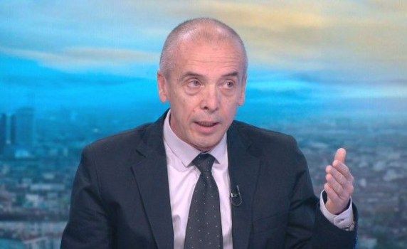  Доц. Мангъров: Наблюдаваме "Игри на тестове"