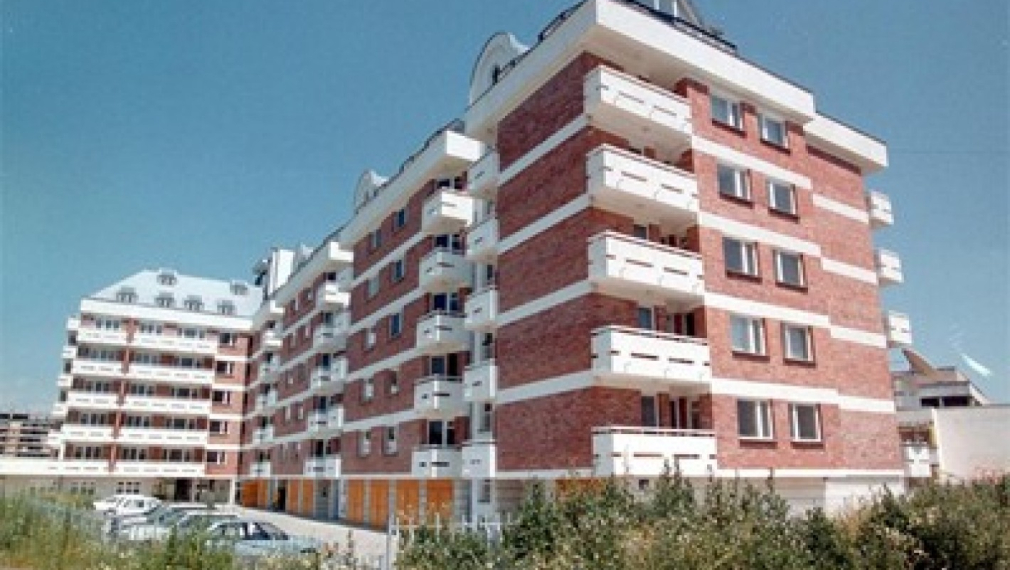Депутати си купили апартаменти за 11 хил. лв. с компенсаторки 