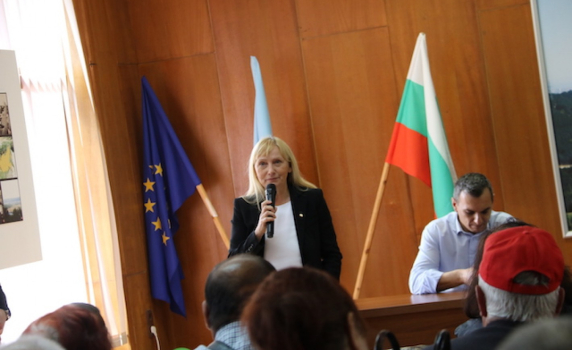 Елена Йончева: Искаме справедлива и просперираща България