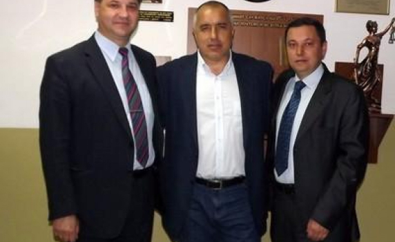 Борисов към Янева по Viber: „Може да се разходим в парка“