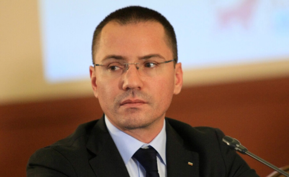 Джамбазки обвини Захариева, че прокарва джендър идеологията