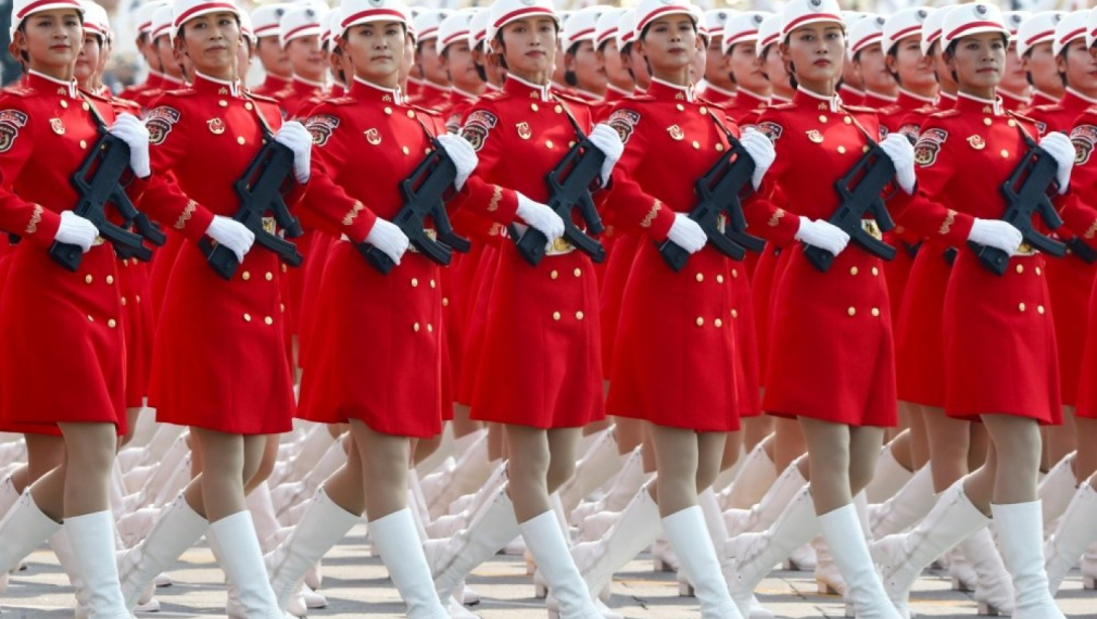 Пекин отбеляза с внушителен парад 70-годишнината от създаването на КНР