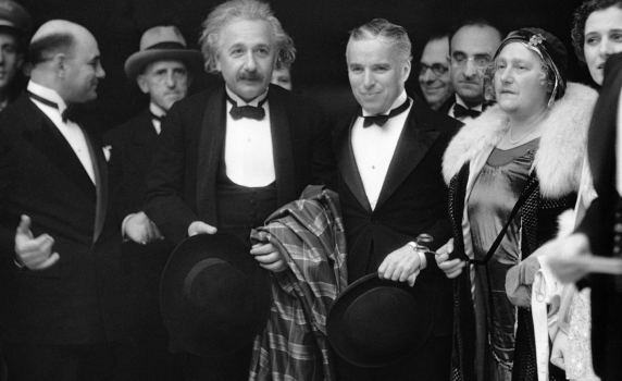 Айнщайн или Чаплин. Кой е по-известен?