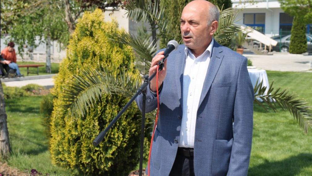 Депутатът от ГЕРБ Георги Станков стреля с пушка по домашни кучета в София
