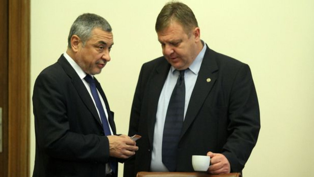 Симеонов не подаде оставка, Каракачанов не му я поиска