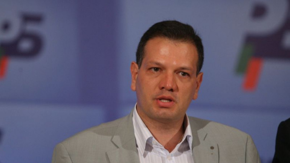 Петър Славов: Изумително - наем от 3000 лева за една машина за гласуване