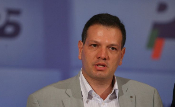 Петър Славов: Изумително - наем от 3000 лева за една машина за гласуване