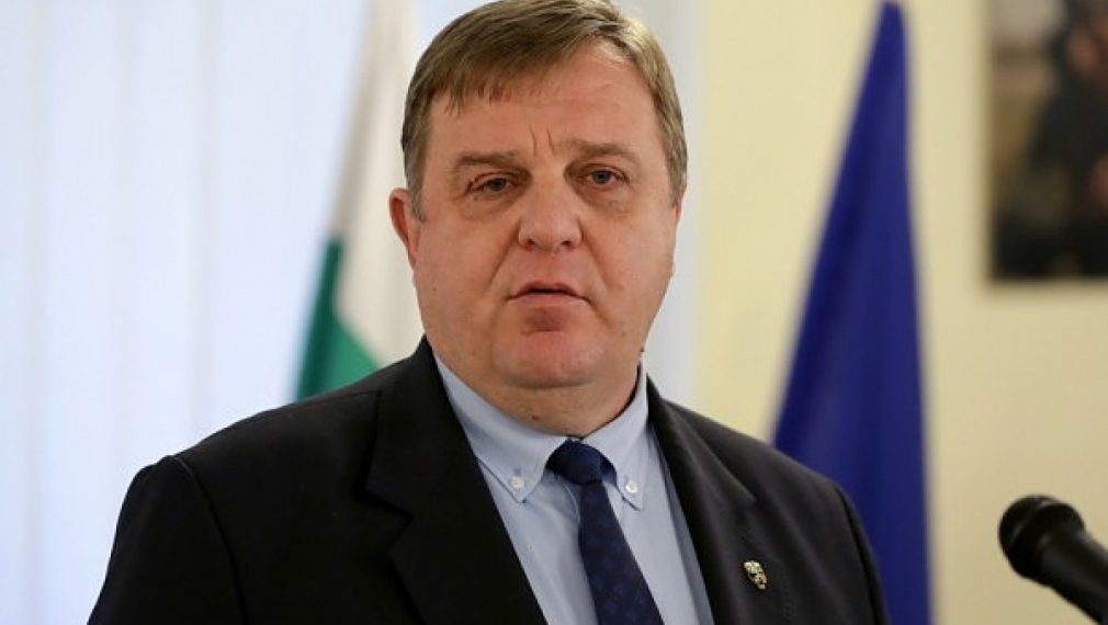Каракачанов: Поведение като снощното на Сидеров в БНТ е недопустимо