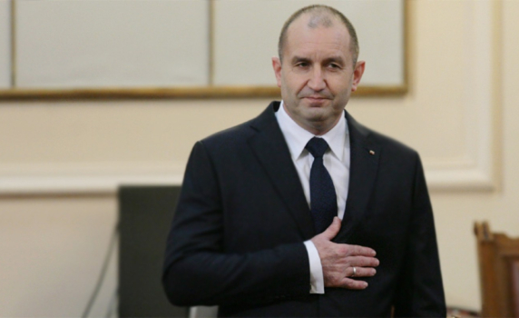 Румен Радев встъпва в длъжност 