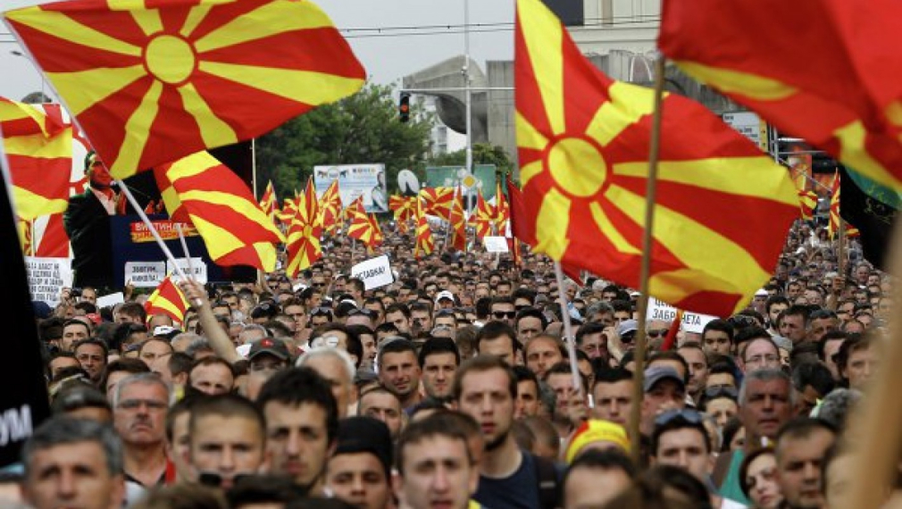 Западът плаши Македония със санкции, ако не пусне албанците във властта 