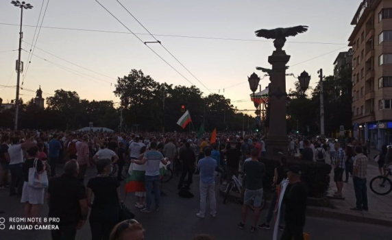 Протестиращите блокираха Орлов мост