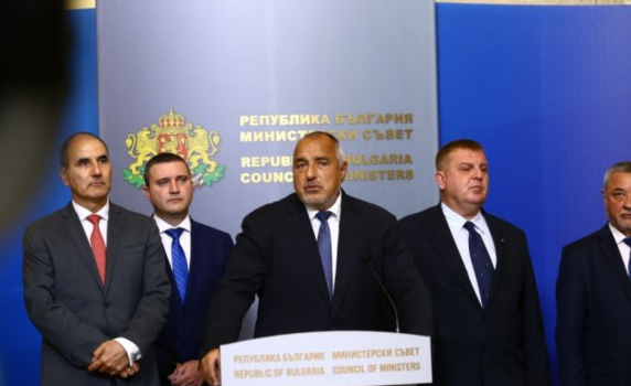 И трите министерски оставки влизат в парламента. Борисов обяви новите министри