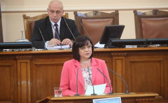 Нинова: ГЕРБ и Иван Иванов прикриват Гинка и покровителя от Банкя