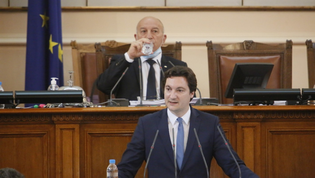 Крум Зарков: Мониторингът за България остава, но и правосъдният министър остава