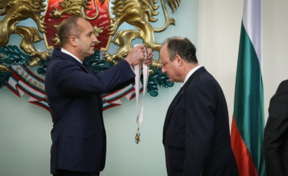 Президентът връчи орден „Стара планина” на американския посланик