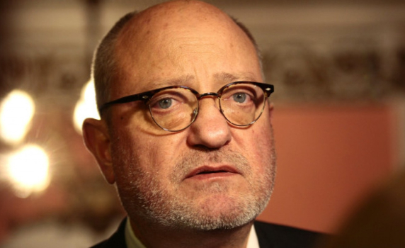 Министър Танев: Петокласниците може да учат и без учебници 