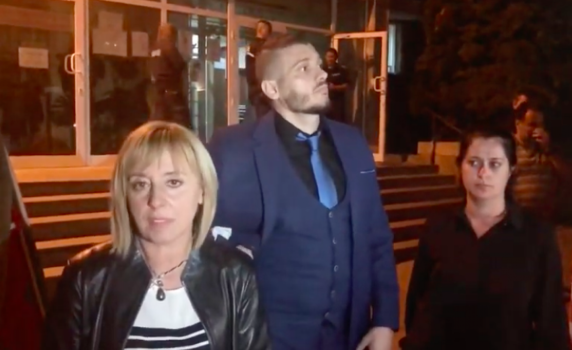 Мая Манолова: Задържан е един от организаторите на протеста в София