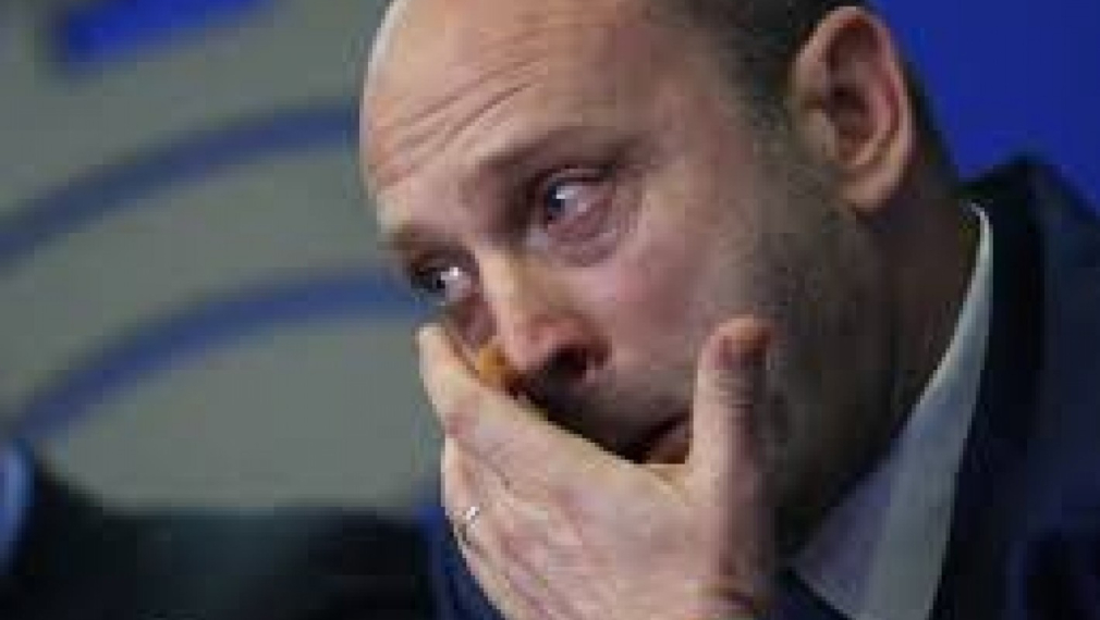 Тити Папазов профуча на червено до мол "Парадайс", после се извини (видео)