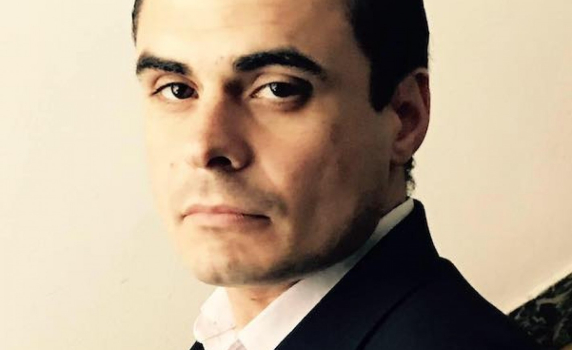 Защо старата десница се сви до шепа зелени активисти, развяли знамето на дъгата