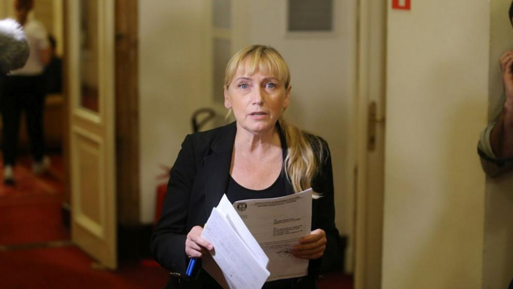 Йончева: Ще обжалваме решението на Спецпрокуратурата за Банов 