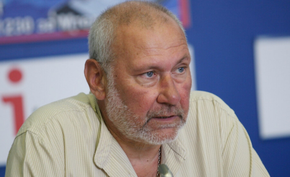 Проф. Николай Овчаров: Банов не бива да подава оставка!