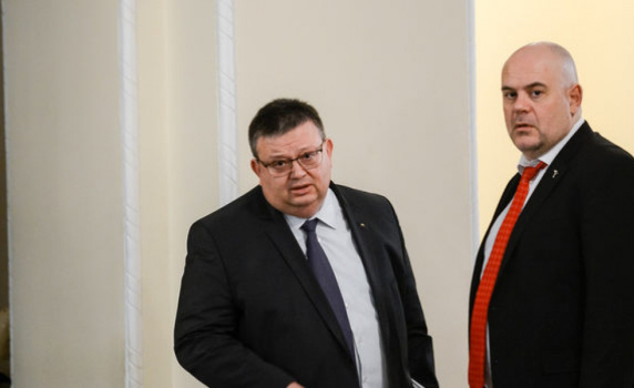 Какво спести КПКОНПИ от проверката по скандала с Румен Радев?