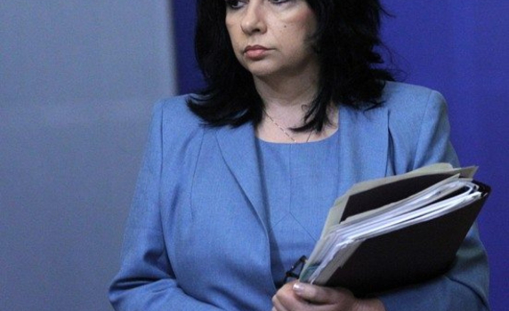 Петкова на разговори с "Росатом" в Русия