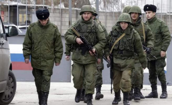 Киев блокира сметките на Крим, руските сили контролират 11 гранични пункта