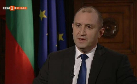 Президентът: Коя стабилност? На сауните и персоналните асансьори, на мизерните доходи и емиграцията?