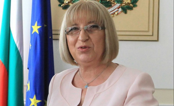 Цачева: Правила ще гарантират разследване на "тримата големи" в държавата