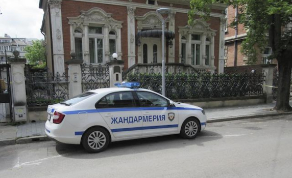 Жандармерия влезе в "Приста ойл" и къщата на Пламен Бобоков в Русе
