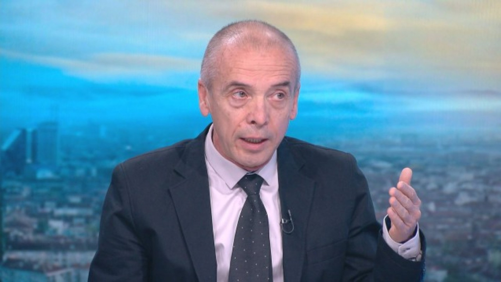 Мангъров: Отворете стадионите и басейните! Борисов го е страх! Трябва да може да носи отговорност
