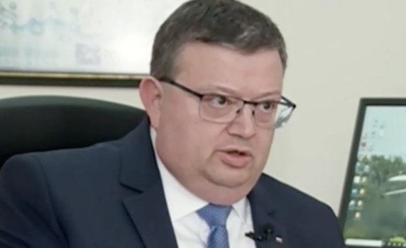 Цацаров: Да ти поиска Полфрийман оставката, си е комплимент