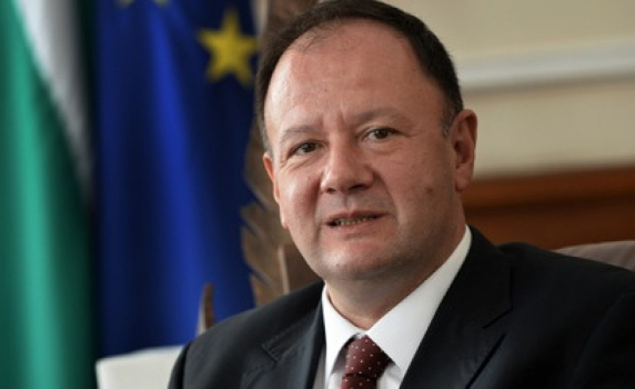 Миков: Думите на Борисов за проектите и партньорствата са срам за България 
