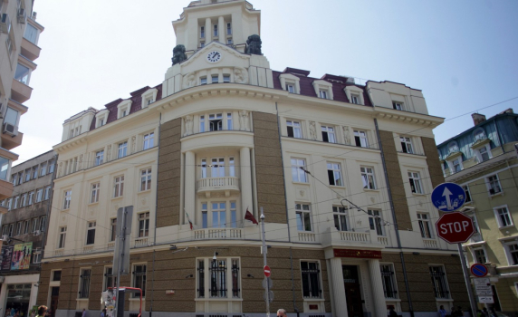 КТБ събира парите от клоновете си