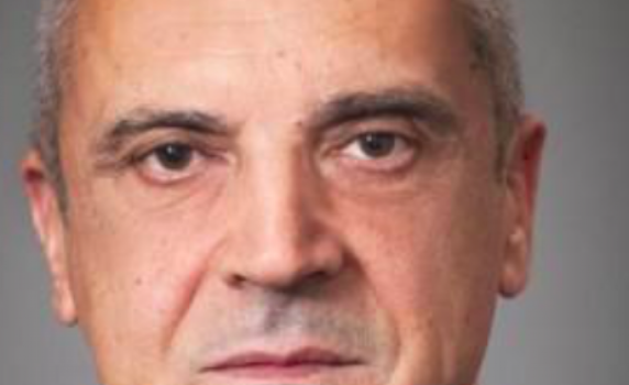 Почина Димитър Арнаудов, секретар на президента по външна политика