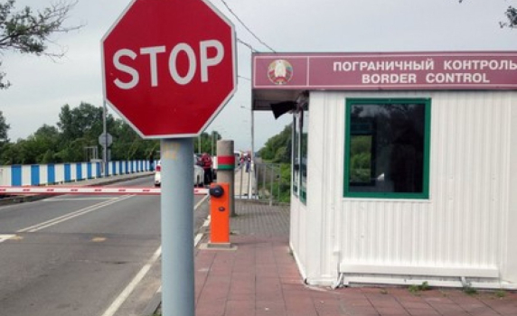 200 въоръжени украинци задържани на границата с Беларус 