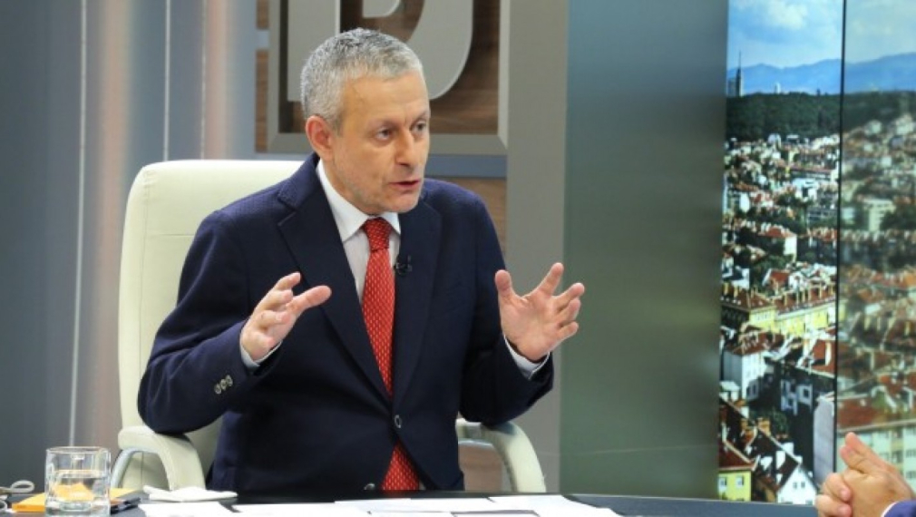 Паси: Г-н Борисов, отговаряте ли с главата си за това решение?