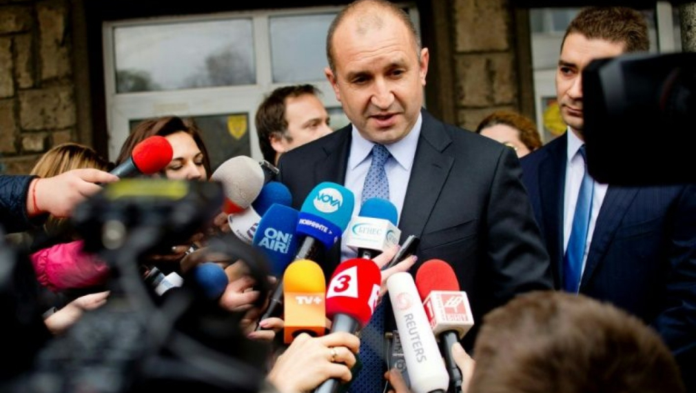 “Ройтерс”: Социалистът Радев води на президентските избори в България