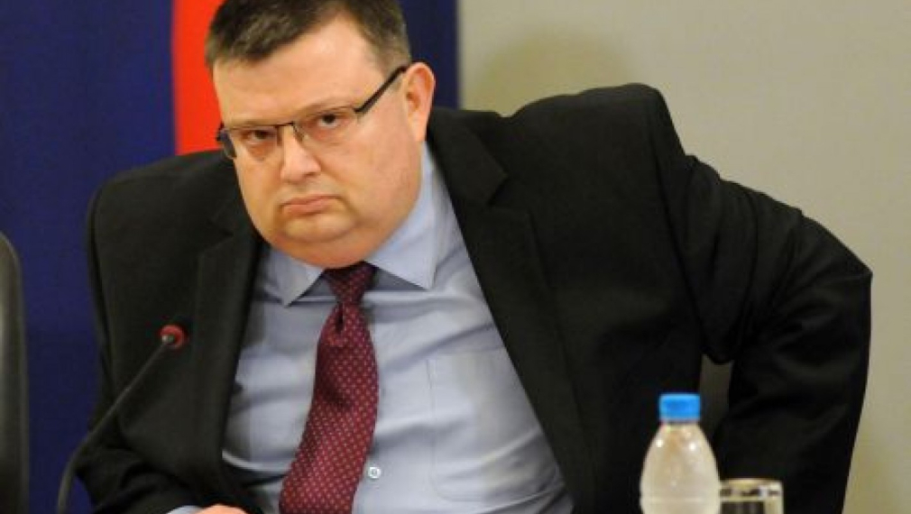 Цацаров поиска парламентът да го изслушва на всеки три месеца