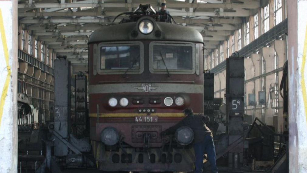 БДЖ промени срока, но не и условията на скандална поръчка за ремонт на локомотиви