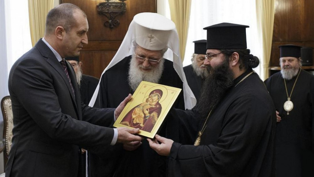 Президентът Радев се срещна с патриарх Неофит