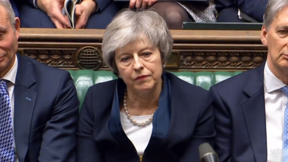 Парламентът в Лондон отхвърли Брекзит без сделка, днес ще гласува за отлагане