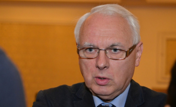 Енчев: "Атака" обслужи ГЕРБ и му спести две седмици на остри дебати