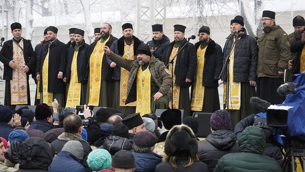 Зад приказките за „декомунизация“ украинската власт се държи също като болшевиките атеисти