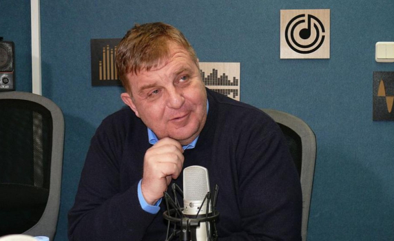 Каракачанов: Не е нормално един министър да се среща с убиец